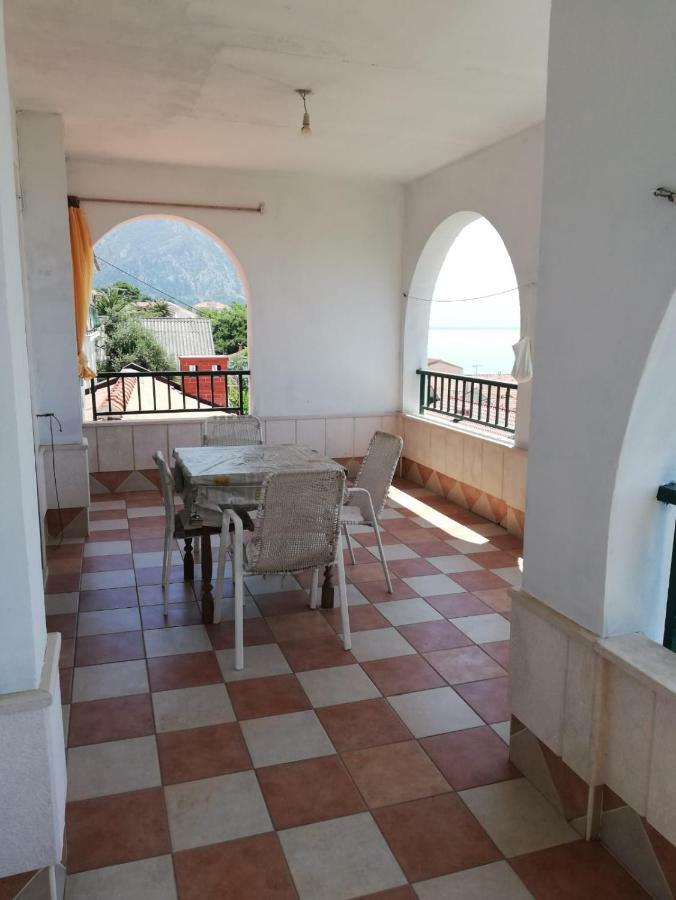 Alexa Apartment Brist
